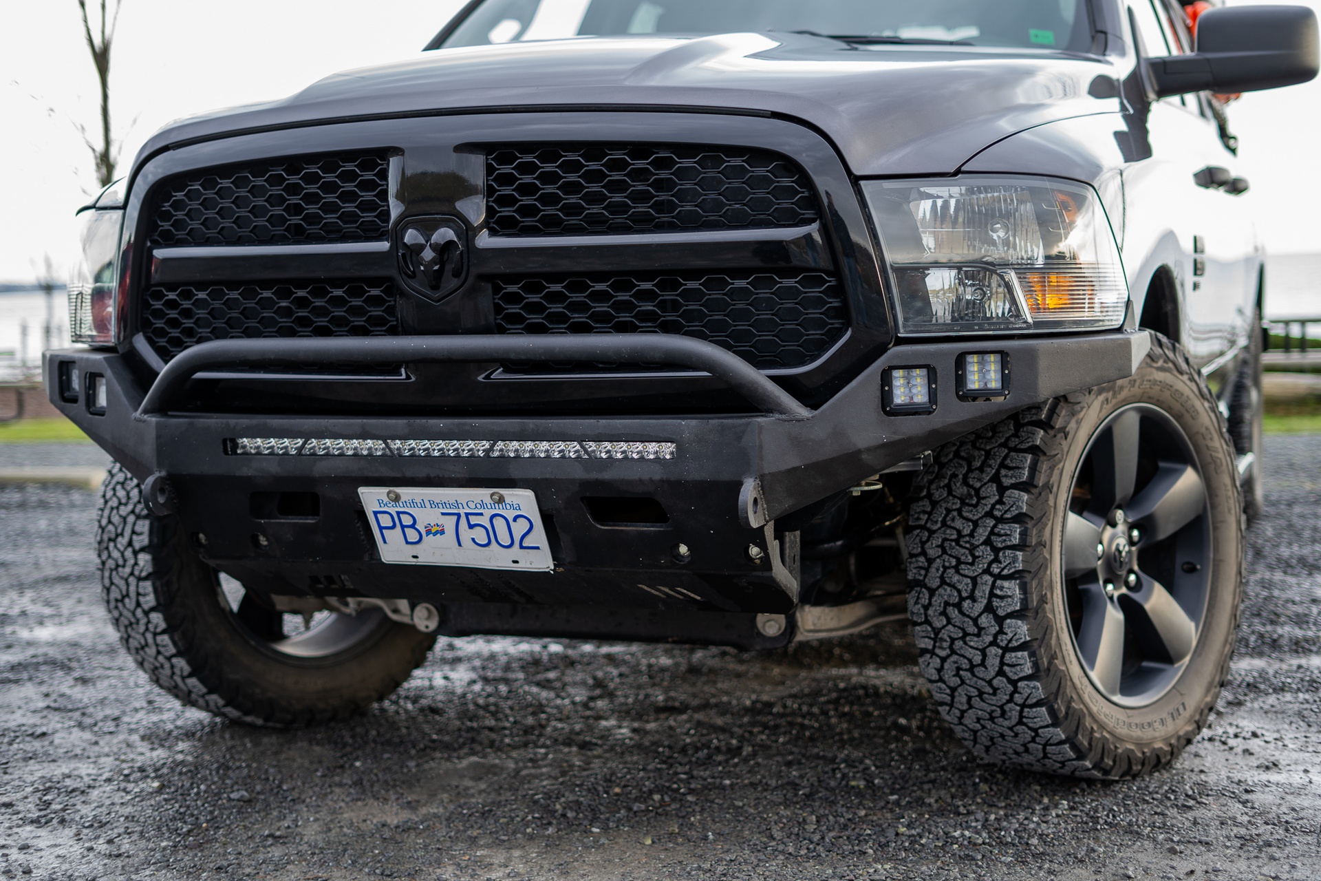 4TH GEN DODGE RAM 1500 FRONT BUMPER KIT 8